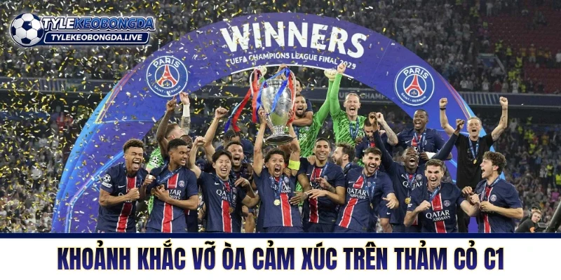 Khoảnh khắc vỡ òa cảm xúc trên thảm cỏ C1